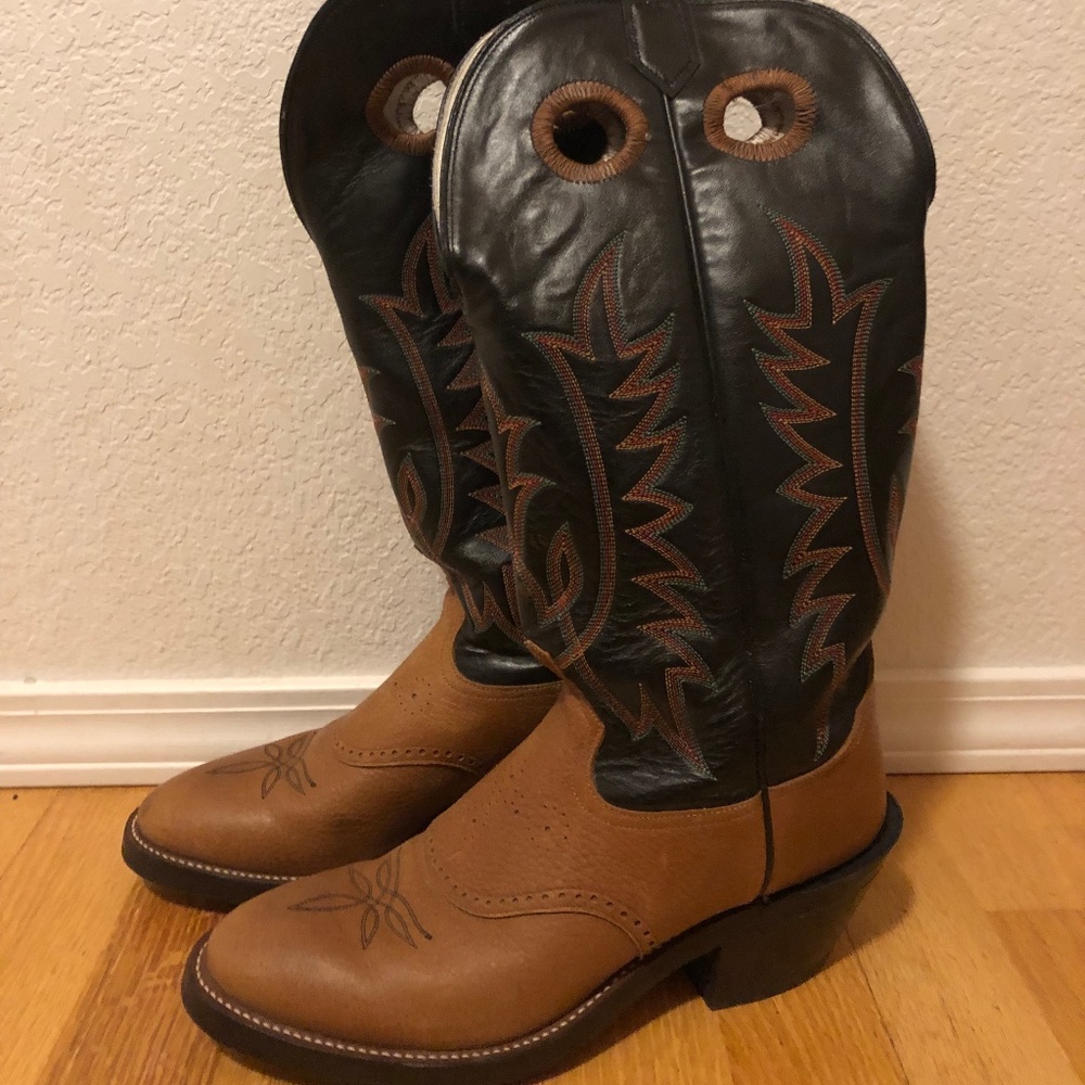 TONY LAMA  Men’s Size 10 Boots.